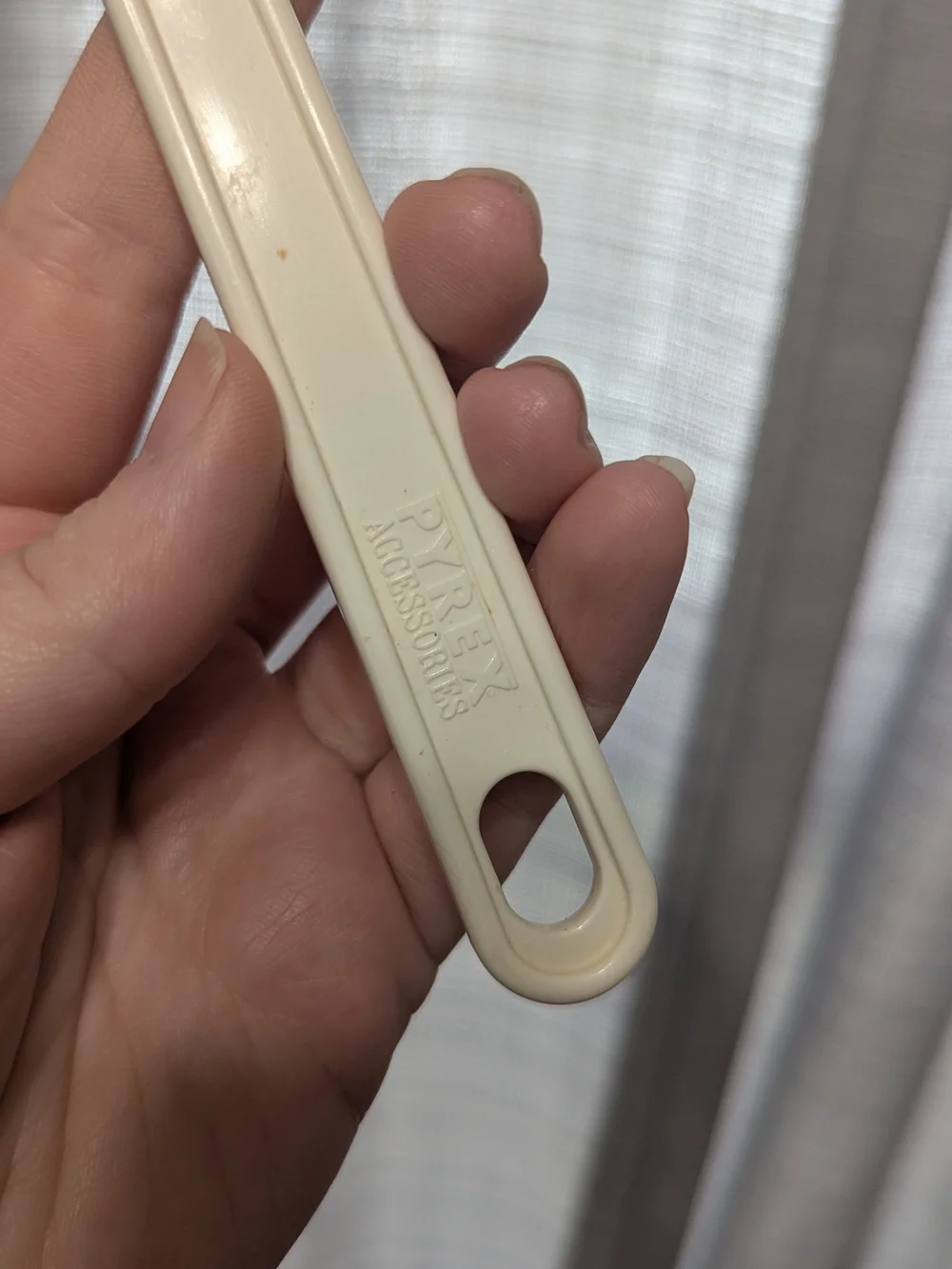 Vintage white Rubbermaid Scraper Spatula Rubber Pyrex Accessories